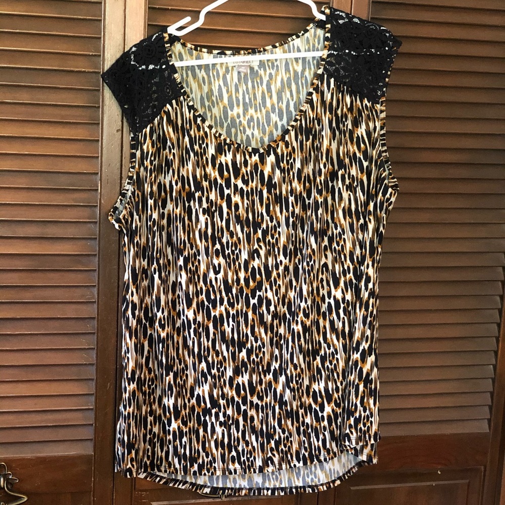 Women’s Cheetah Print Sleeveless Blouse